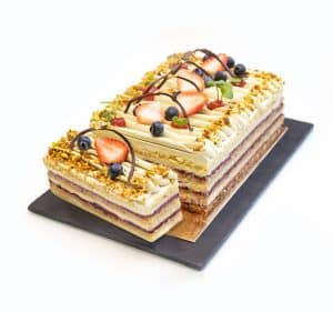 Entremets Pistache amandine et rouge passion - Du 1er au 30 novembre 2023
